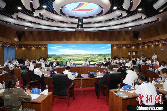 青藏川滇甘交界地区州（市）长第七次联席会议在青海黄南举行