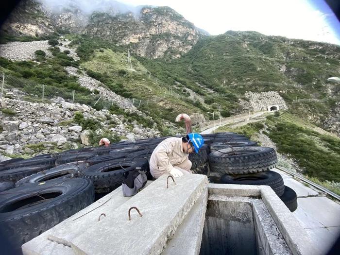 大唐甘孜水电公司：全力以赴守住库区最后一米水位线