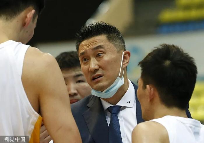 杜锋表示，中国男篮最差的就是对抗能力。
