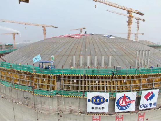 中国化学十四化建承建的LNG低温储罐在盐城滨海升顶成功