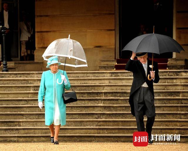 多图回顾｜英国女王“超长待机”的爱情：相伴一生始于一见钟情