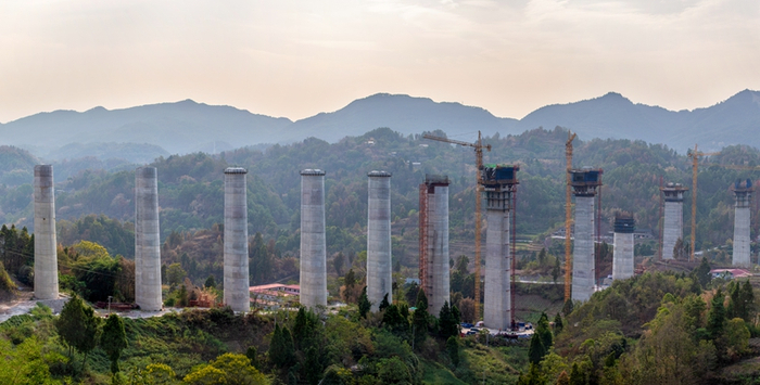 《建設中的石家沖四變二特大橋》組照四 綦波 攝