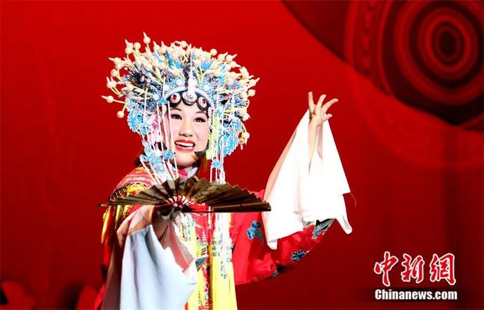 东西问丨王永恩：从“武打”到“剧情”，中国戏曲何以打动世界观众？