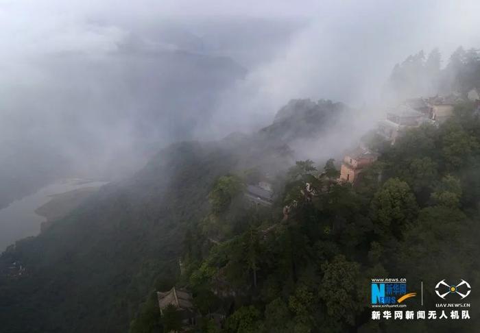 【中央媒体看甘肃】“飞阅”中国 │甘肃平凉：云雾缭绕崆峒山