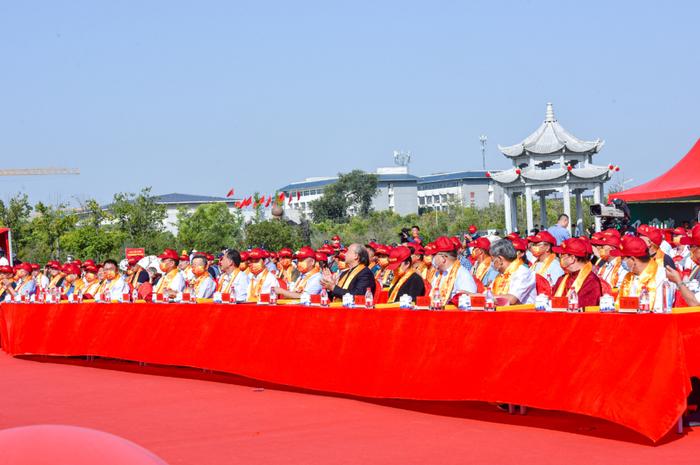 收清露之美，酿五谷之韵——宋书玉理事长出席2022古井贡酒·年份原浆秋季开酿大典