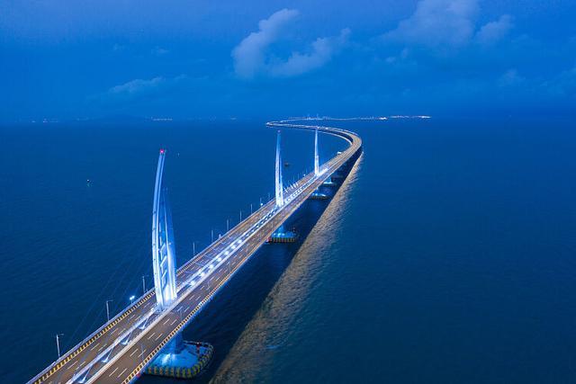 香港运输署：港珠澳大桥试行月增500个香港跨境私家车配额