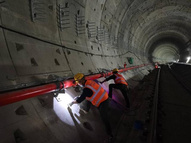 成都轨道首次采用实施“管幕暗挖法”车站建设工期压缩近8个月