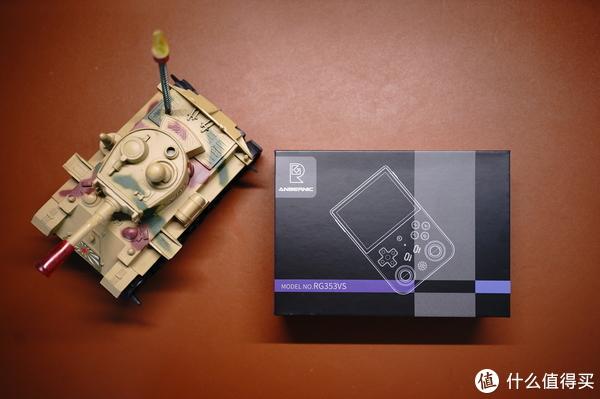 Gameboy掌机的“精神复刻”，科技以换壳为本-RG353VS掌机赏析