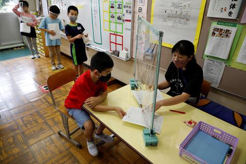 日本中小学：编程列入必修课，老师不足没人教