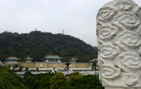 台北故宫博物院至少250件文物碎了
