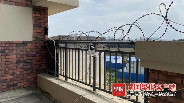 南宁一小区高空抛物后续：涉事住户仍“顶风作案”，业主报警