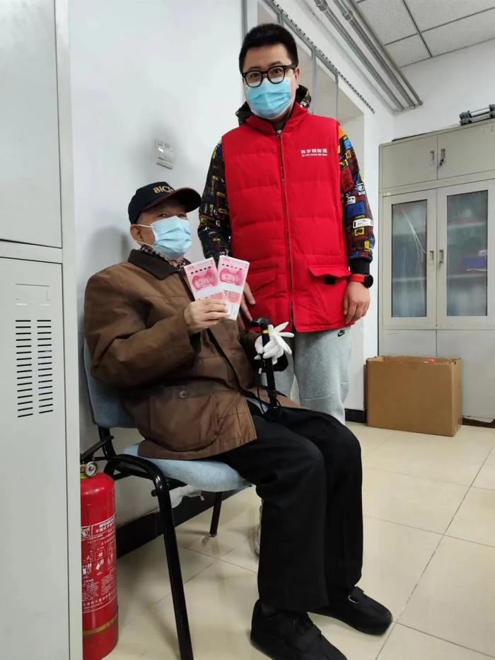 北京西罗园街道离休老干部自发捐款2万元，助力社区抗疫