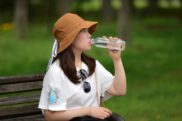 李蔚海 摄