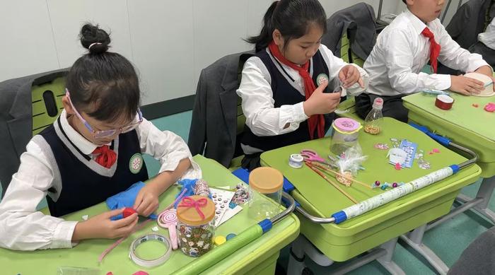 属于孩子们的世界杯！杭州一小学学生制作创意乐器为世界杯喝彩