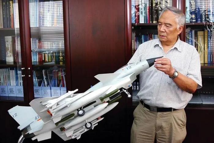 我国航空项目的经验是,总师除了科研水平要过硬,还要优秀的管理水平