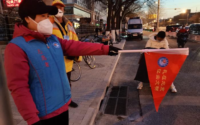 北京慈善义工：坚守服务岗位，迎接国际志愿者日