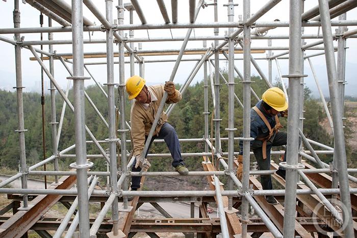 重庆黔江：渝湘高铁建设忙