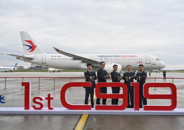 C919“首秀”飞行机组。新京报记者 陶冉 摄