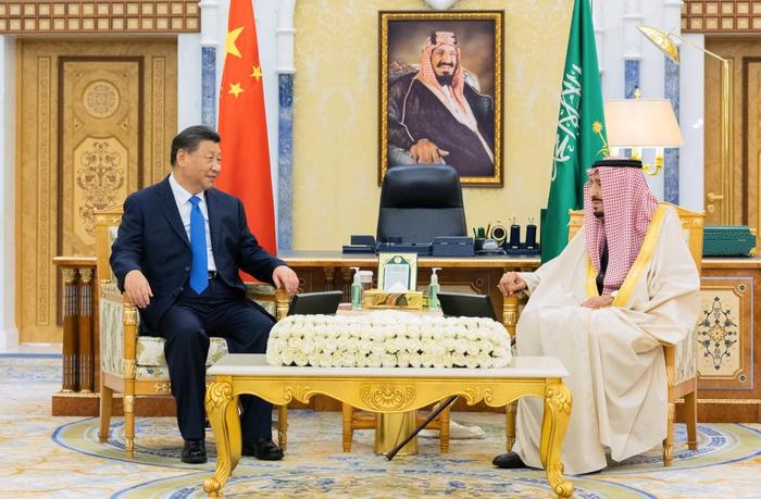 当地时间12月8日下午,国家主席习近平在利雅得王宫会见沙特国王萨勒曼。新华社记者黄敬文摄