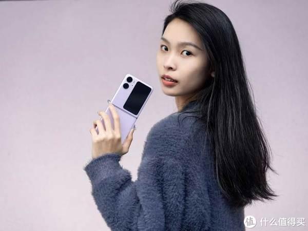 俘获众多美女的折叠主力机 oppo find n2 flip