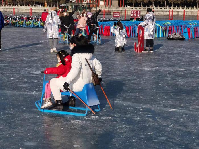 北京市内最大冰场开放！这个网红场景您知道吗，拍摄地点、最佳时刻→