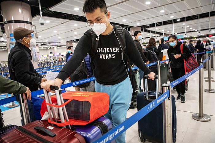 【图集】直击内地与香港恢复首阶段正常“通关”，已有超40万人预约