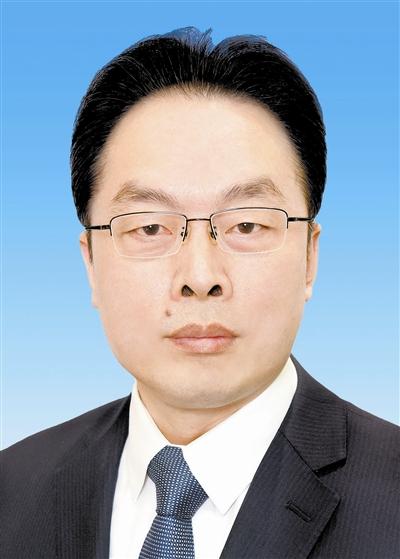 新一届天津市人民政府市长、副市长简历