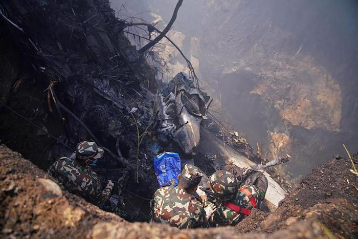 尼泊尔失事航班黑匣子已找到 空难或与这些因素有关