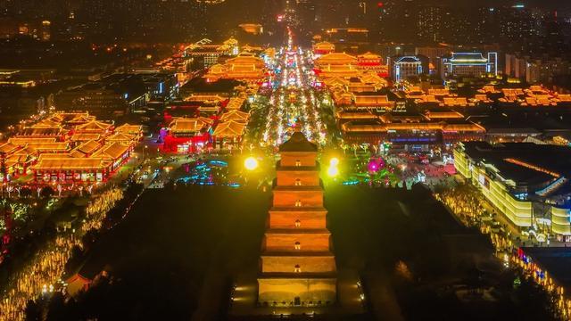 航拍西安大唐不夜城新春夜景 灯火璀璨流光溢彩