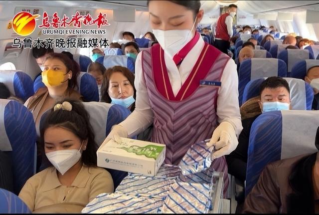 聚焦2023年春运丨“00后”乘务员邓娇的首个春运之旅