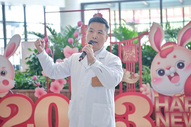 上海一妇婴举办音乐会，孔祥东与吴正瑜为医护人员献演
