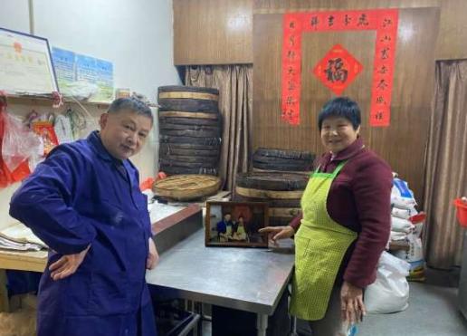 一天几十个预定电话，开了39年的杭州糕饼店：年前订单忙到飞起