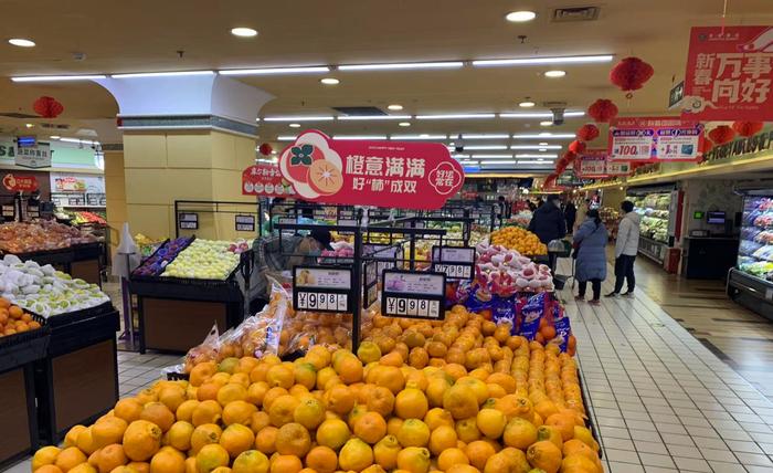 北京商超供应充足，市民忙备年货！提示：部分超市营业时间有变化