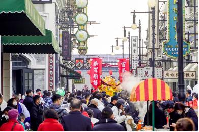 多地紧急限流！峨眉山一天限量33000张票，还要提前预约！“人从众”回来了，旅游业迎来近3年高峰！