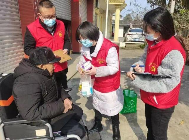 心有所系｜守护农村重点人群，绵阳医疗队分类服务送医上门