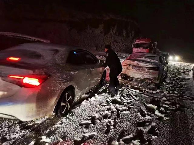 陌生人的善意｜走访刚回所，民警接到一年前被救群众拜年电话