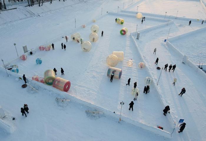 “科幻世界”“冰雪奇缘”“美到心坎里”｜童话里的冰雪情 搅起一波波冰城热