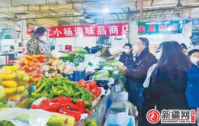 乌鲁木齐市场监管部门持续开展价格检查 消费者如发现价格、食品安全等问题可拨打12315投诉举报