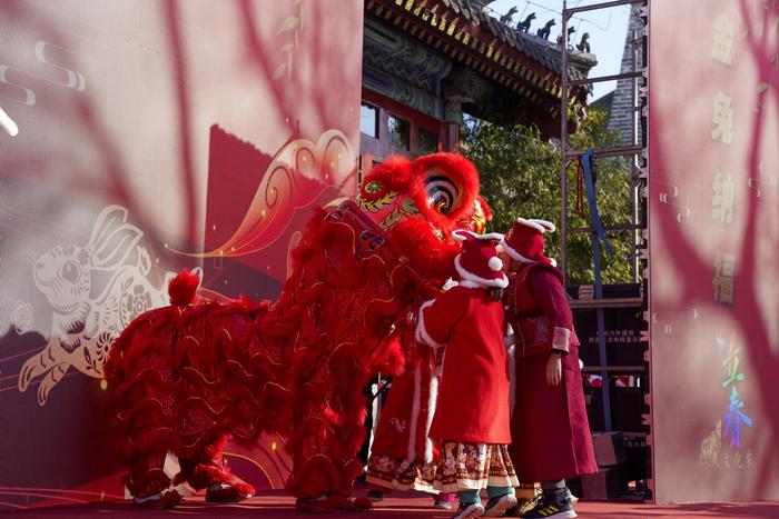 节日东城｜立春日，古观象台下“鞭打春牛”迎春纳福