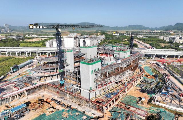 深圳科技馆(新馆)正在加紧建设。深圳特区报首席记者 杨少昆 摄