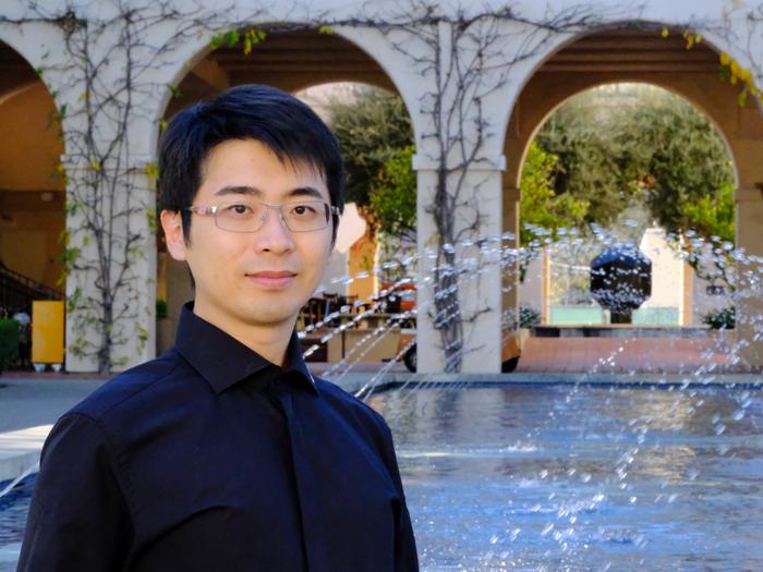 近期,他和团队在改进此前开发的三维光声计算层析成像(three-dimensional photoacoustic computed tomography,3D-PACT)平台的基础上,实现了大鼠心脏无创三维成像,基于对照明和探测方案的优化,能够很好地降低通过胸壁的光学衰减和声学失真的影响。