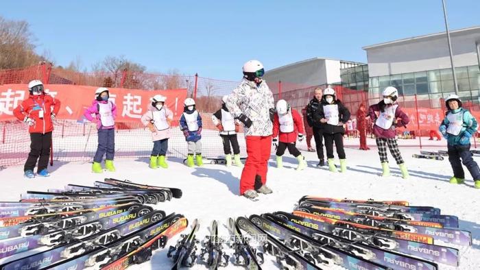 13日至17日，这里将对全省18周岁以下的游客免费开放初级滑雪雪道！