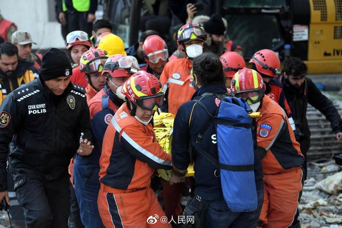 中国救援队已营救6名幸存者