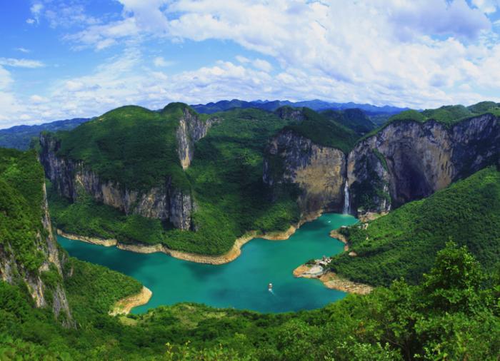 火爆全球的国际顶流给恩施写了首……打油诗！