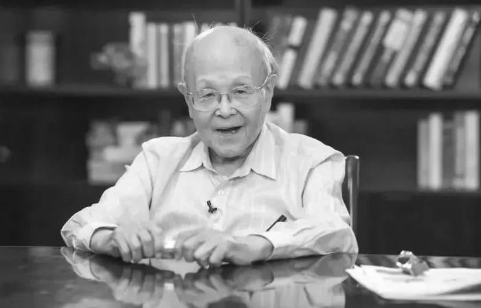 逝者 | 生于天津，95岁仍开直播授课，在清华教书时间最长的先生走了……