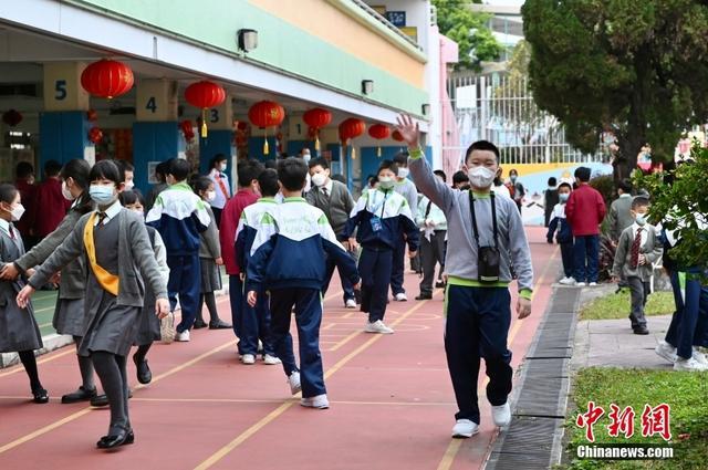 【图片故事】深港跨境小学生重返香港校园就读记