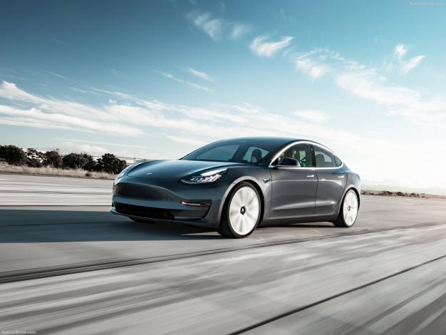 Model 3、ET5、海豹怎么选？30万元级热门电动轿车导购