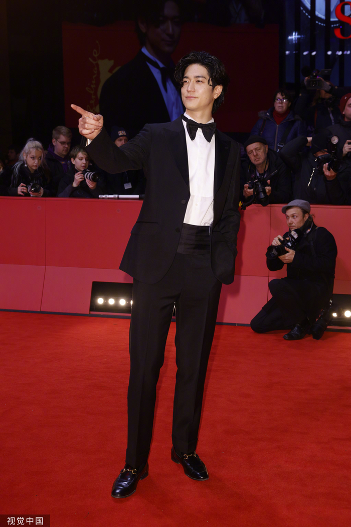 熊切和嘉、中岛裕翔出席惊悚片《窨井盖》发布会和首映红毯窨井盖熊切和嘉中岛裕翔_新浪新闻