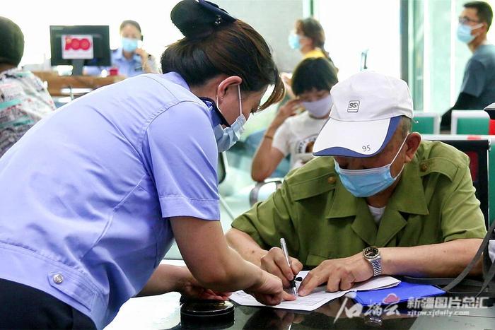 群众办事“就近办” 乌鲁木齐市1142个基层便民服务站点均可办理基层政务服务事项