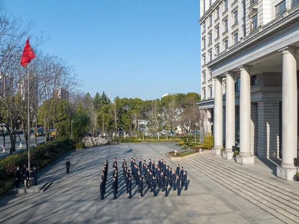 江苏税务系统举行升国旗仪式开启兔年新局